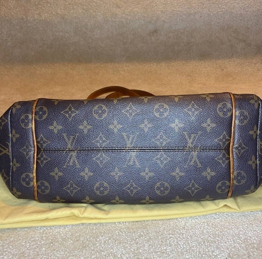 Louis Vuitton Totally