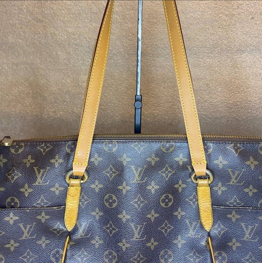 Louis Vuitton Totally