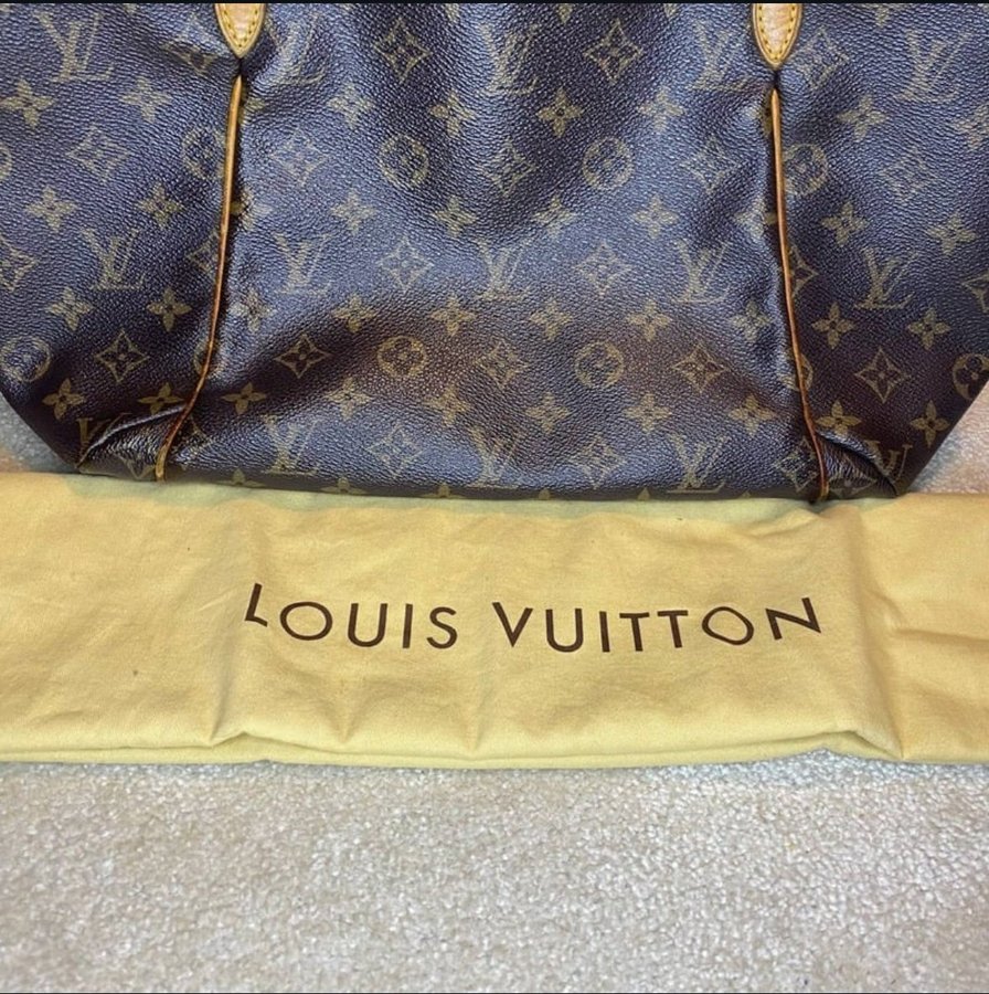 Louis Vuitton Totally