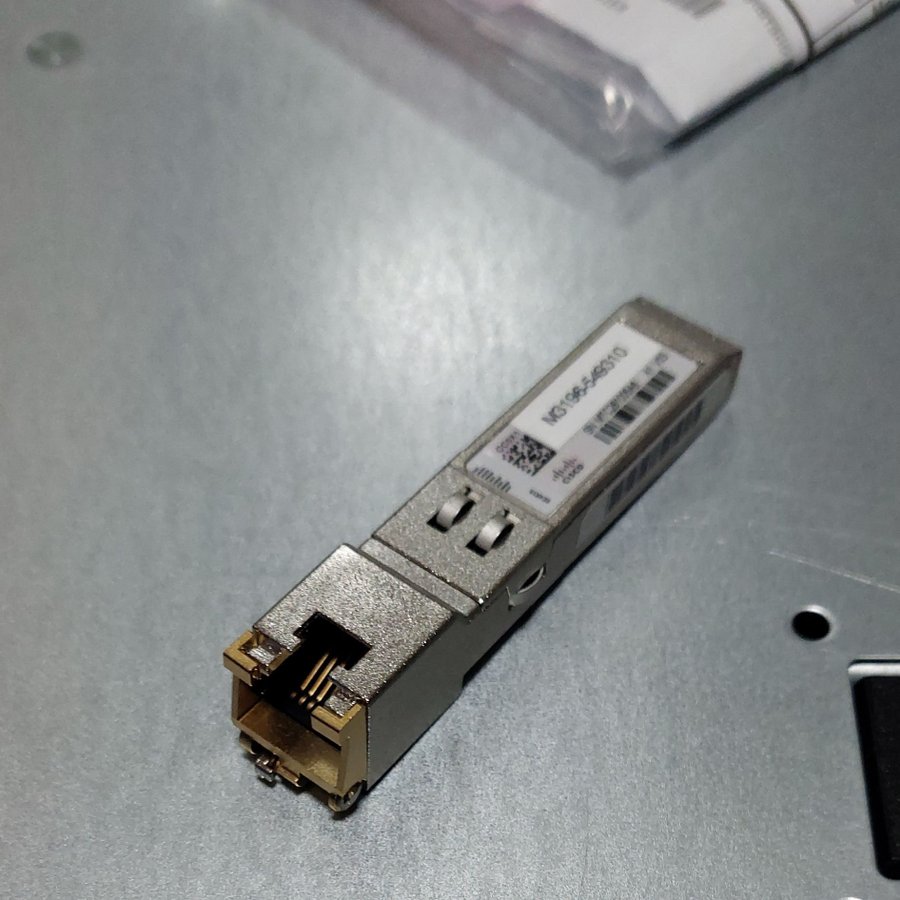 2 st Cisco 1000BASE-T SFP transceiver rj45