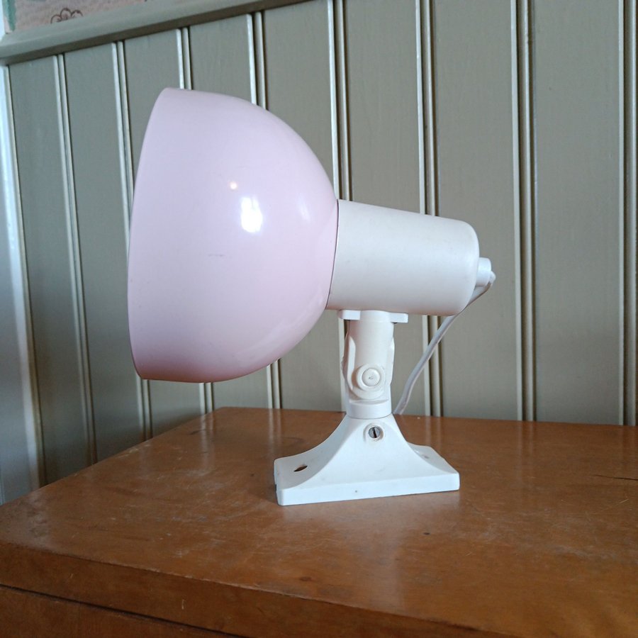 Retro rosa lampa vägglampa metall plast Töreboda