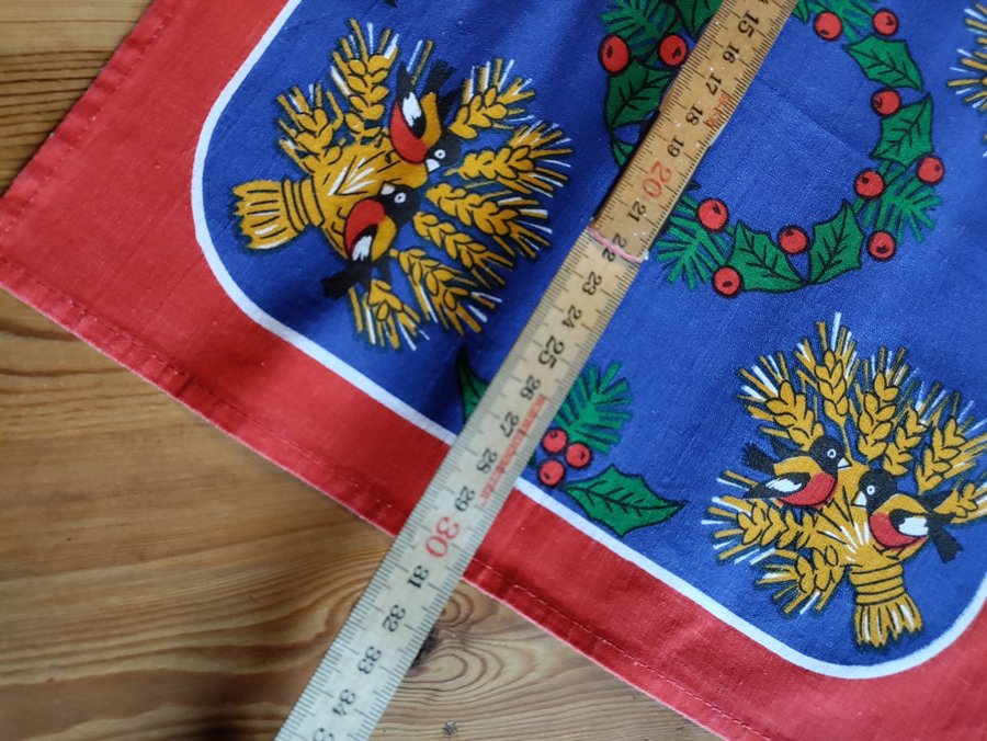 Julduk ca 30 cm med fåglar och krans retro kärve tablett domherre duk järnek