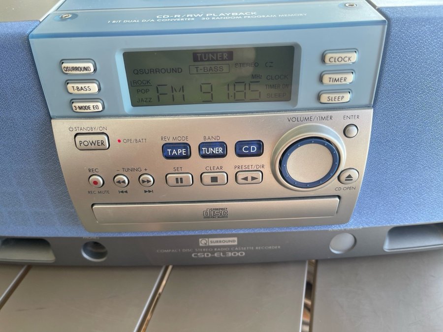 Aiwa CSD-EL300K CD-spelare, kassettbandspelare och radio