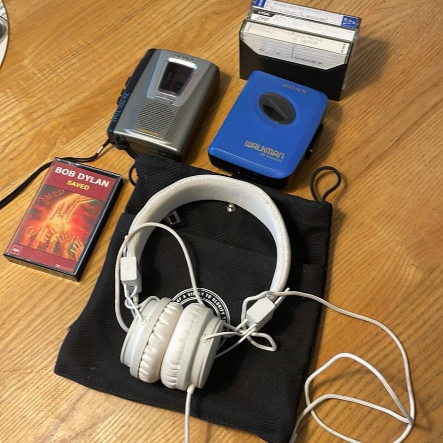 Sony Walkman Kassettbandspelare + Tillbehör