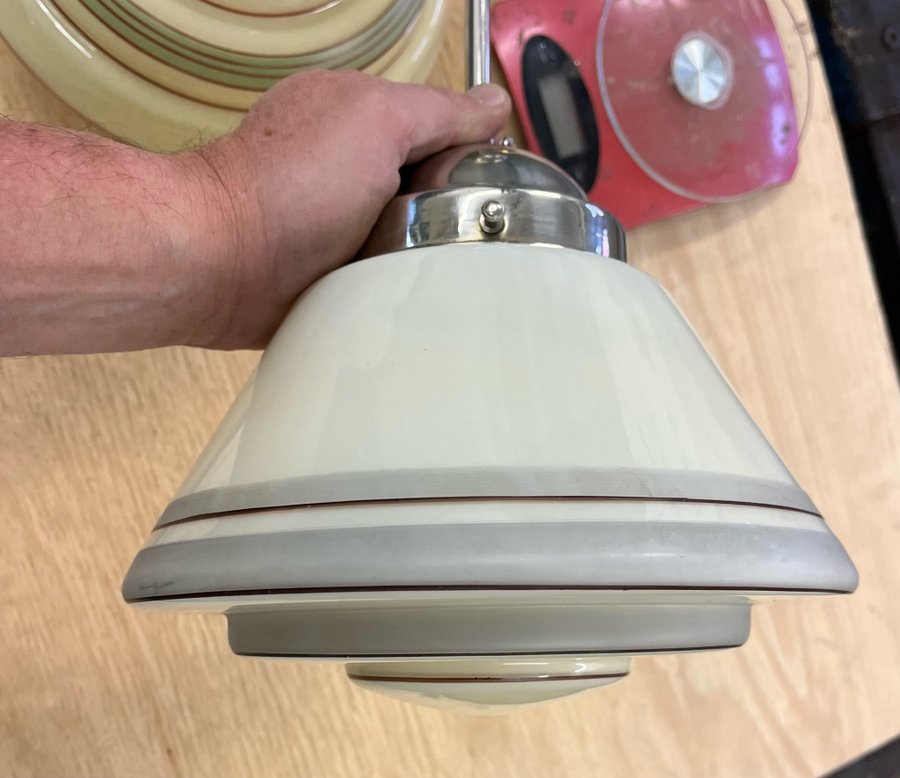 Fin art deco lampa taklampa Glaskupa Kromad