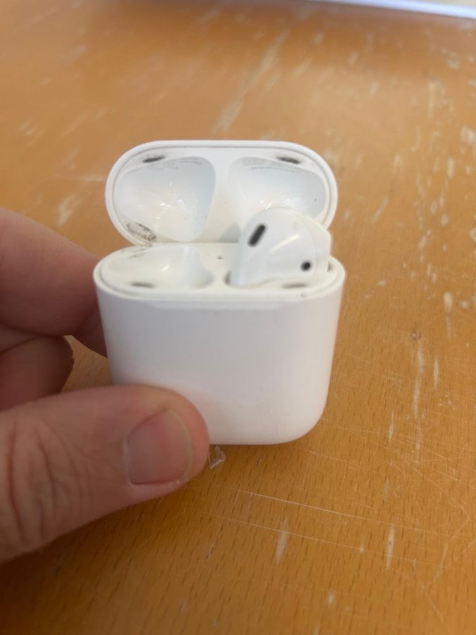 Höger Apple AirPods 1 Generation A1523