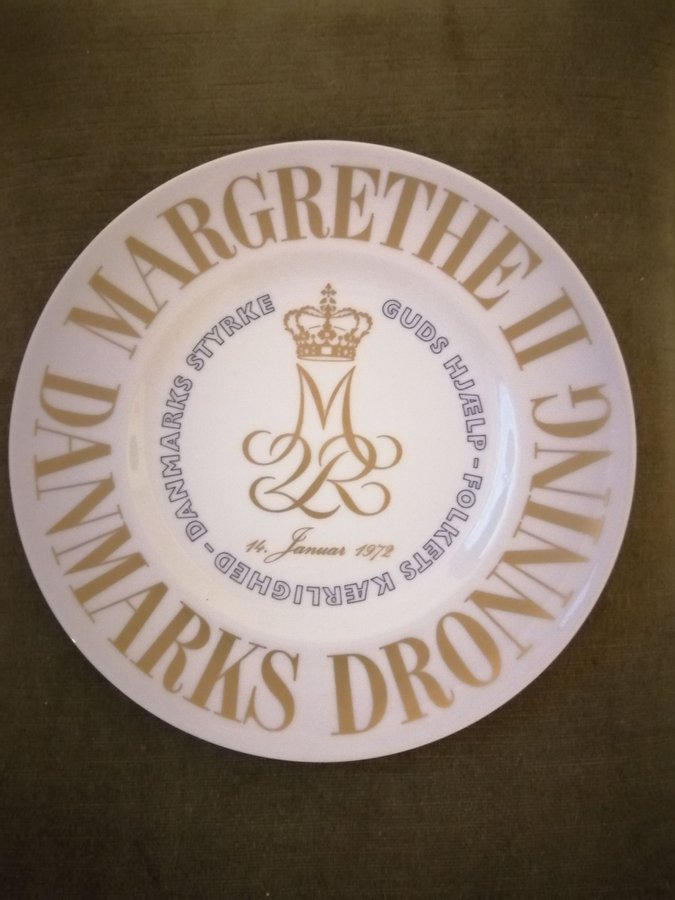 BingGrøndahl tronskifte platter