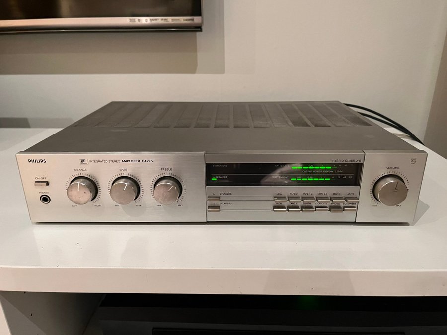 Philips F4225 Integrerad Stereo Förstärkare i fint fungerande skick!