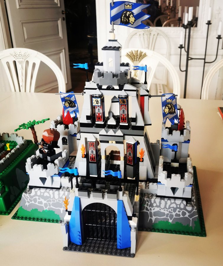 Legoslott 6080 6073 375 6098