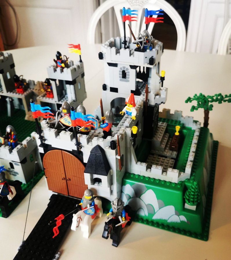 Legoslott 6080 6073 375 6098