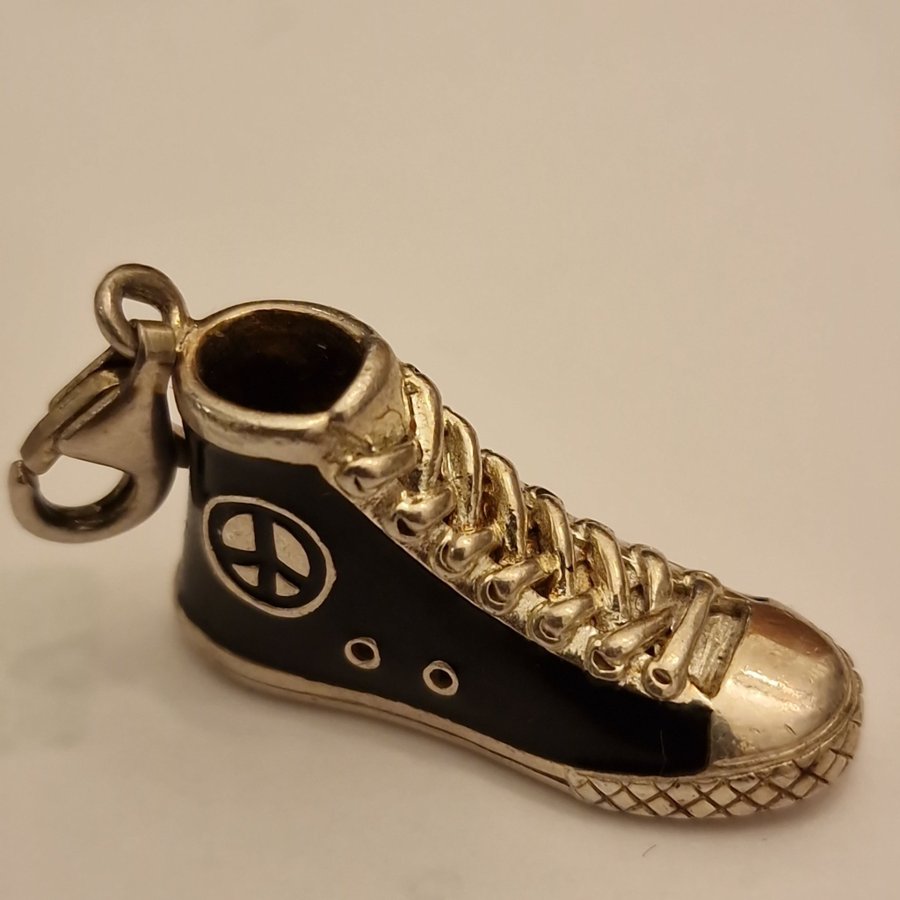 Svar sneaker charm, Sko berlock i Sterling silver av Thomas Sabo