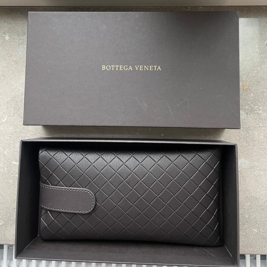 Solglasögon Bottega Veneta