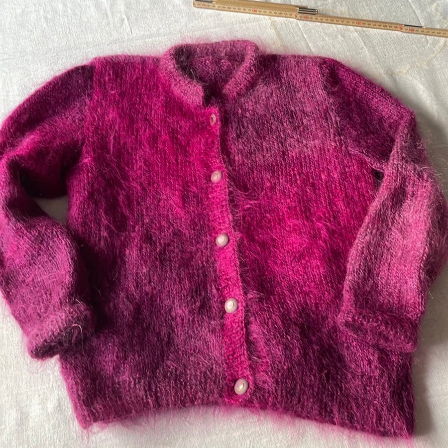 Handstickad Vintage kofta i fransk mohair underbara lila cerise skiftande färger