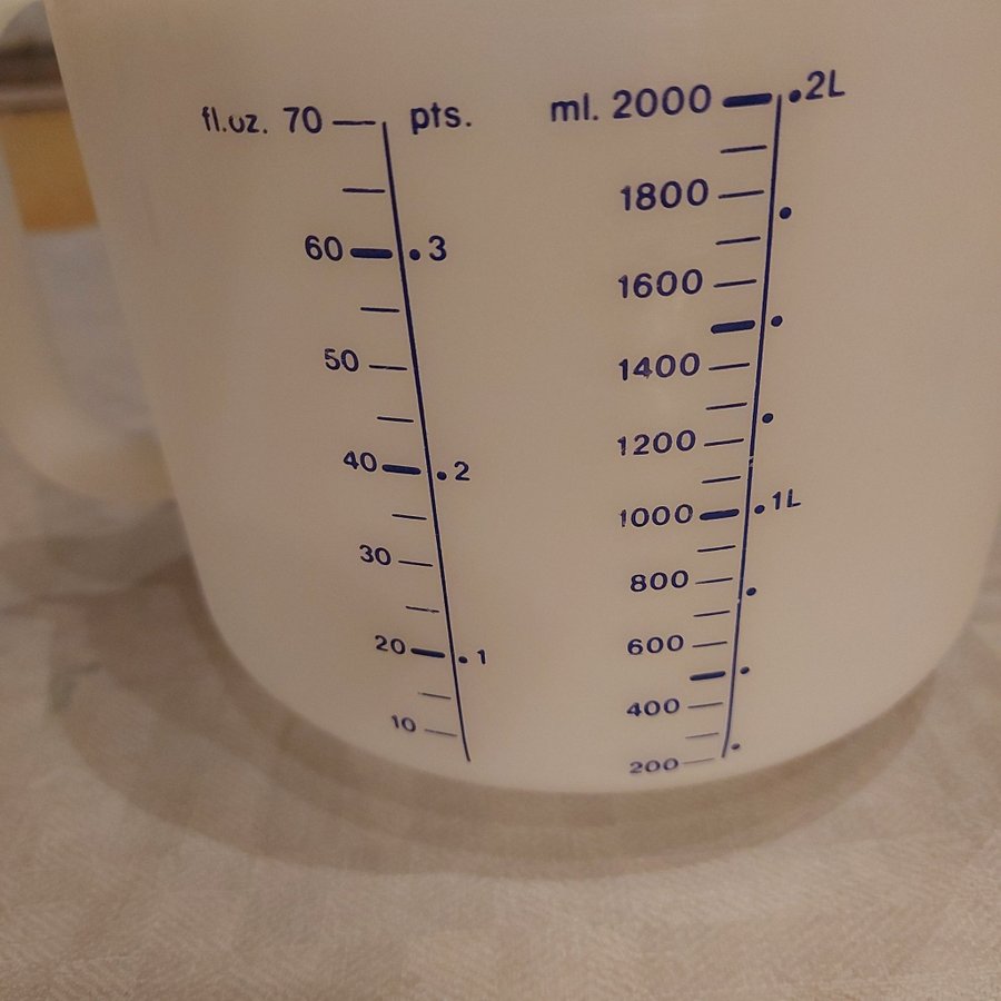 Tupperware 2l vispskål med lock