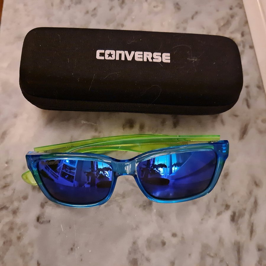 NYSKICK! Converse Solglasögon Sunglasses Glasögon Dam Accessoar Glasses Mode