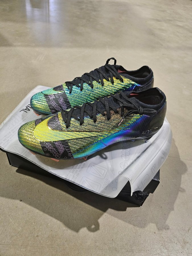 Nike Mercurial Vapor 16 Elite FG Cosmic Speed Storlek 45,5 LIMITED EDITION