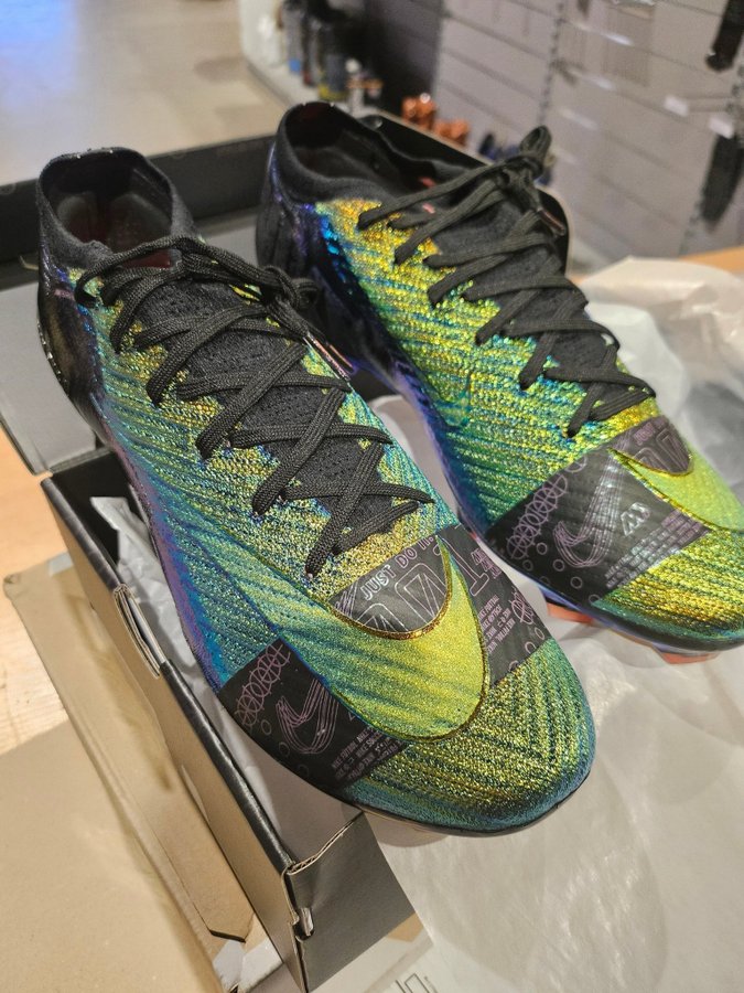 Nike Mercurial Vapor 16 Elite FG Cosmic Speed Storlek 45,5 LIMITED EDITION