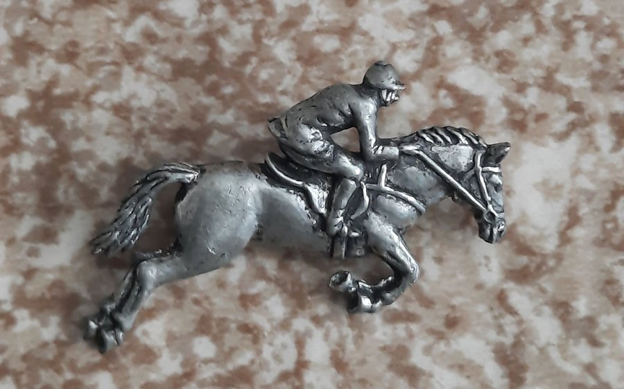 Brosch/pin tenn häst ryttare jockey galopp