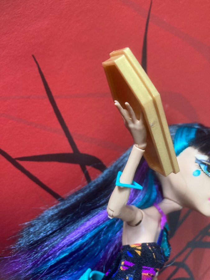 Monster High Creepateria Cleo De Nile Doll