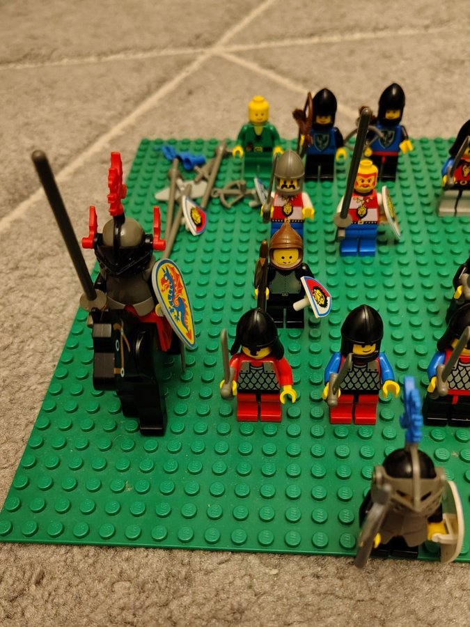 20 st Lego Castle,Kingdom , Knights Minifigurer samt tillbehör!