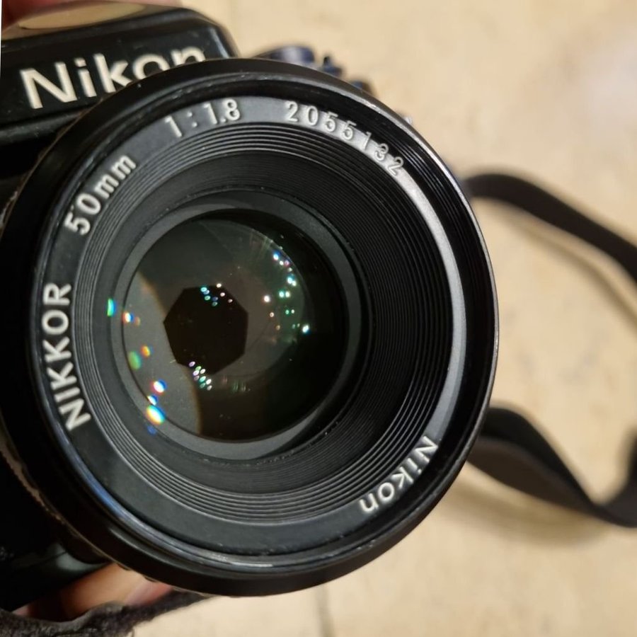 Nikon kamera med objektiv