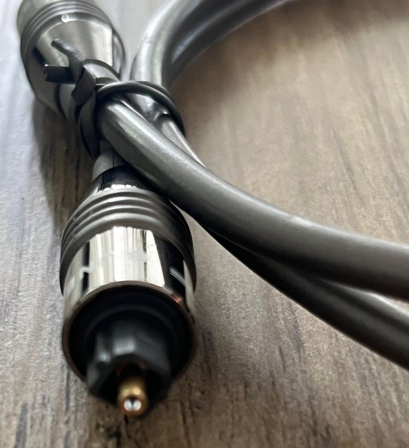 QED - Qunex - Optical Interconnect cable - 1 meter long