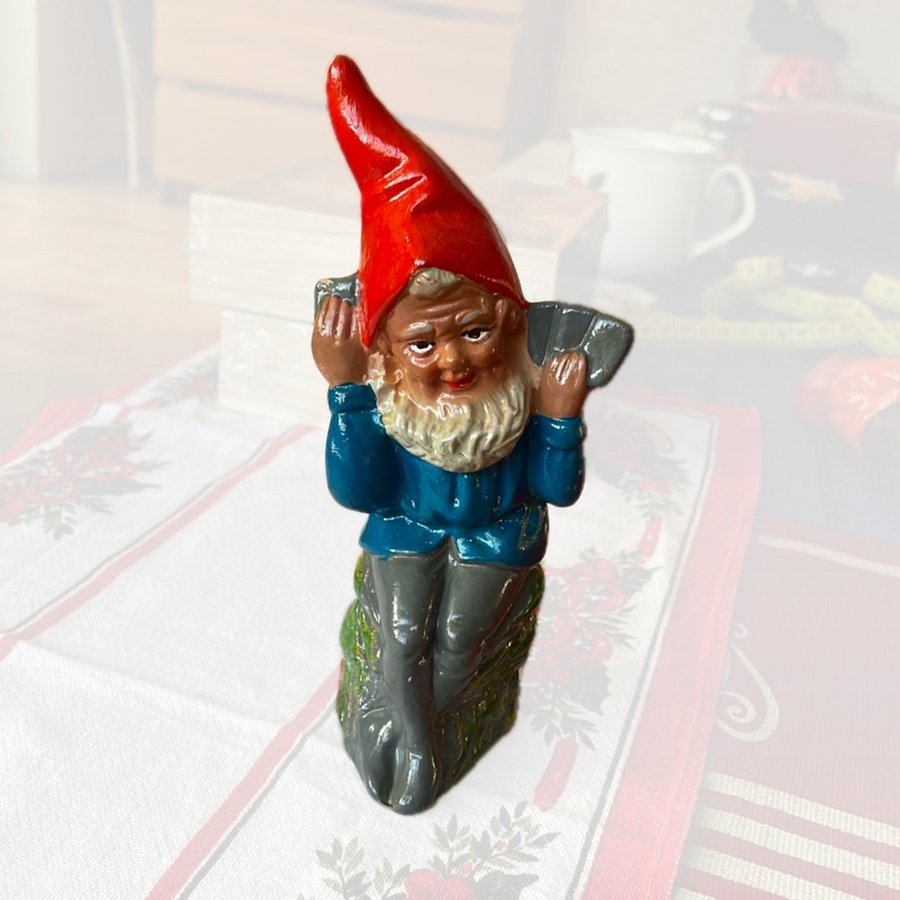 Tomte i keramik