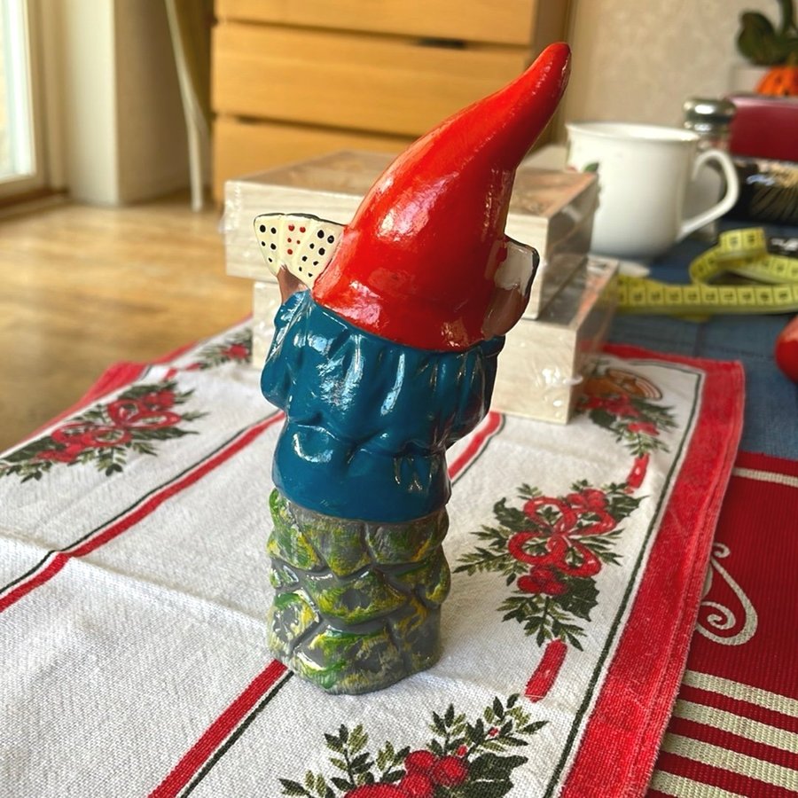 Tomte i keramik