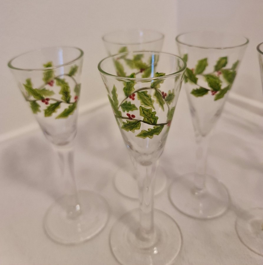 8st snapsglas med julmotiv