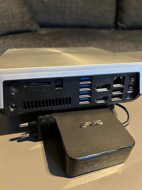 ASUS VM42 Vivo PC, kompakt