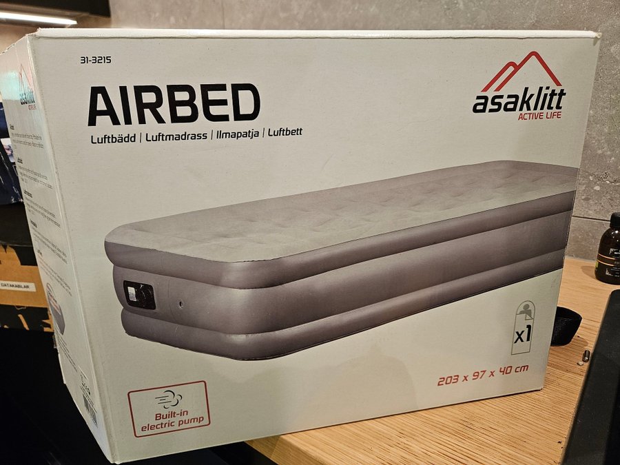 Asaklitt Airbed med inbyggd pump