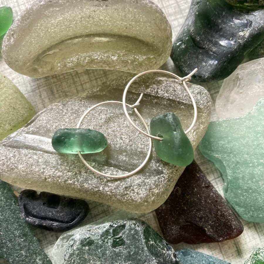 Unika handgjorda örhängen strandglas seaglass hav återbruk 925 sterling silver