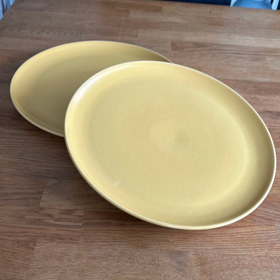 Höganäs Keramik 2 st gula pizzatallrikar diameter 30 cm