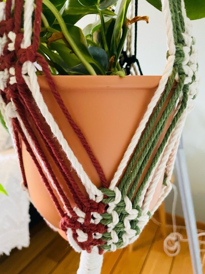 Växtupphängning i macrame