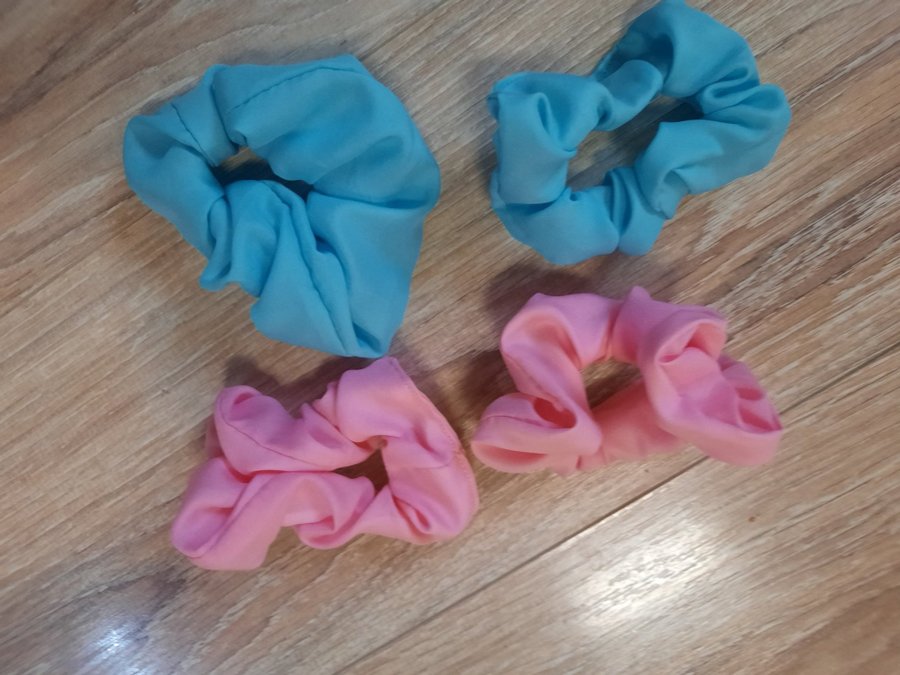 Nysydda hårsnoddar/scrunchies polyester