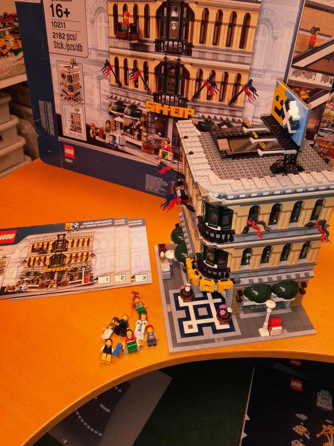 LEGO 10211 Grand Emporium