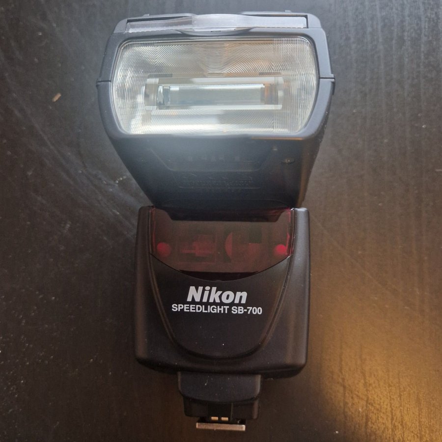 Nikon SB-700