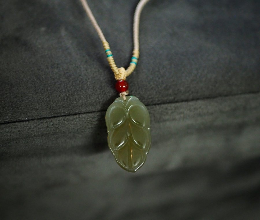 Bladformat halsband av Hetian jade Nephrite smycke