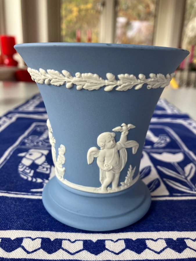 Blå vas vintage WEDGWOOD PORSLIN