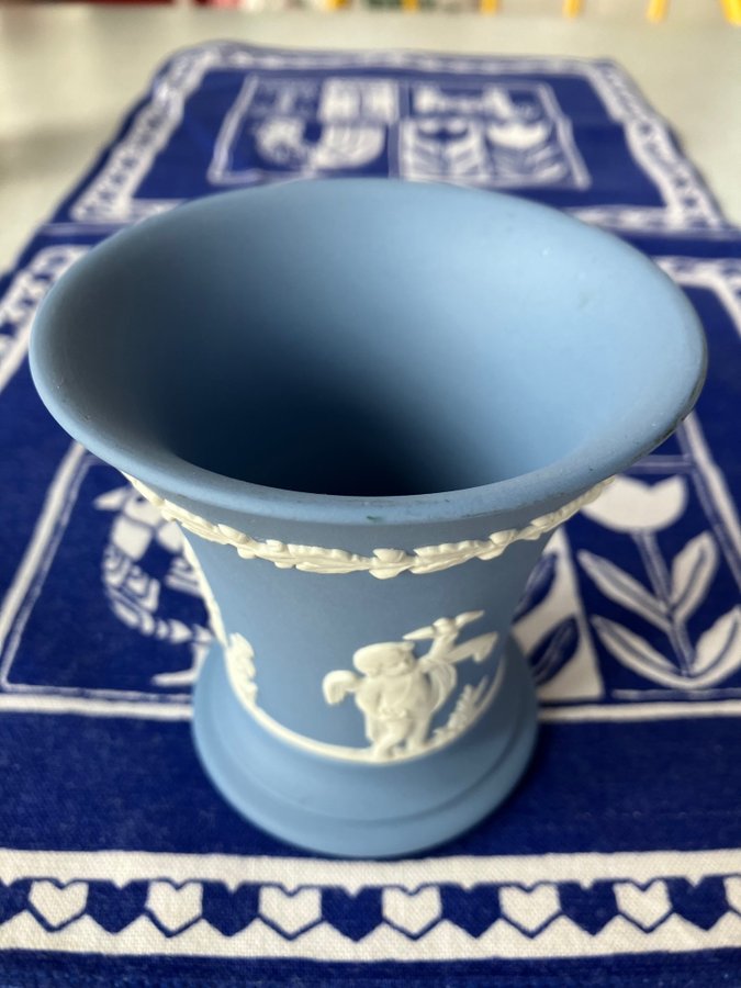 Blå vas vintage WEDGWOOD PORSLIN