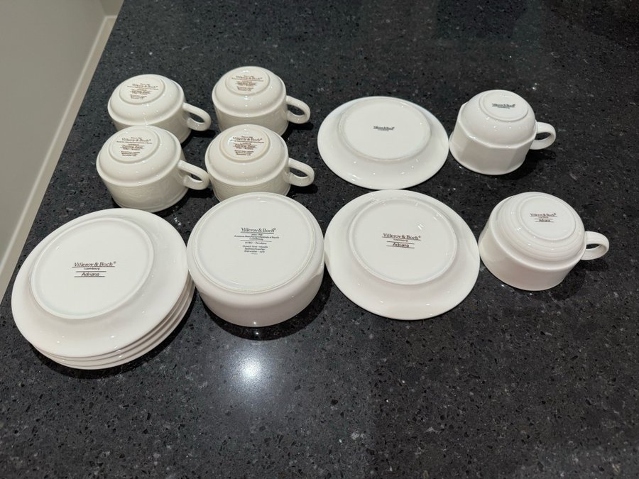 Villeroy  Boch 6 cups, 6 saucers and a bowl