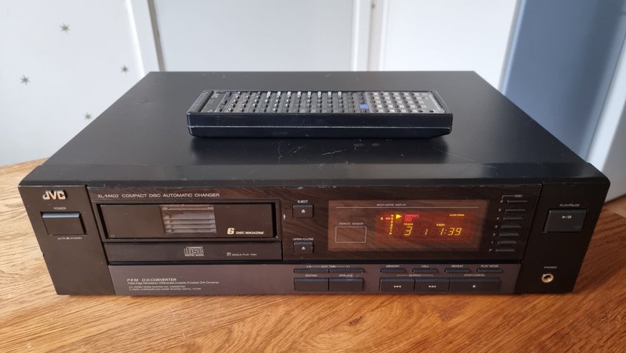 JVC XL-M403 6 + 1 Compact Disc Auto Changer Med JVC Multi-fjärrkontroll