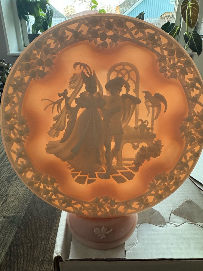 Nya Collector Plate ”Benedick and Beatrice”Shakespearean Lovers Bradex 1990 USA