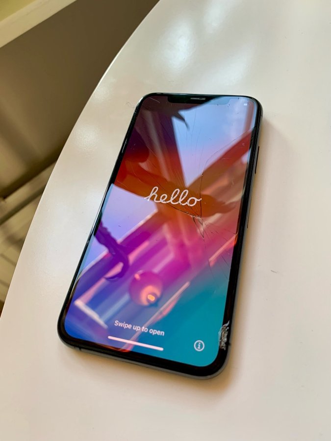 iPhone XS 256Gb (sprucken skärm)