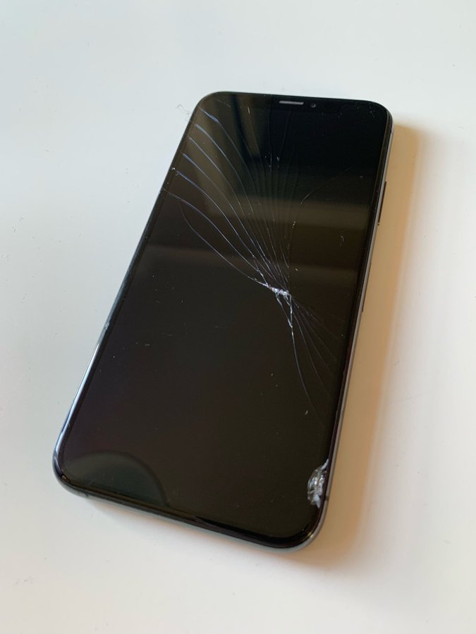 iPhone XS 256Gb (sprucken skärm)