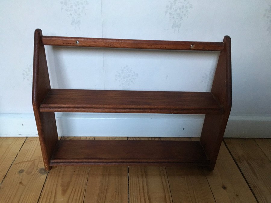 Krydhylla i teak Gott vintage skick Svensk  H:25cm B:325cm D: 75cm