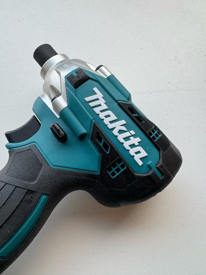 Nytt! Makita DTD156 slagskruvdragare