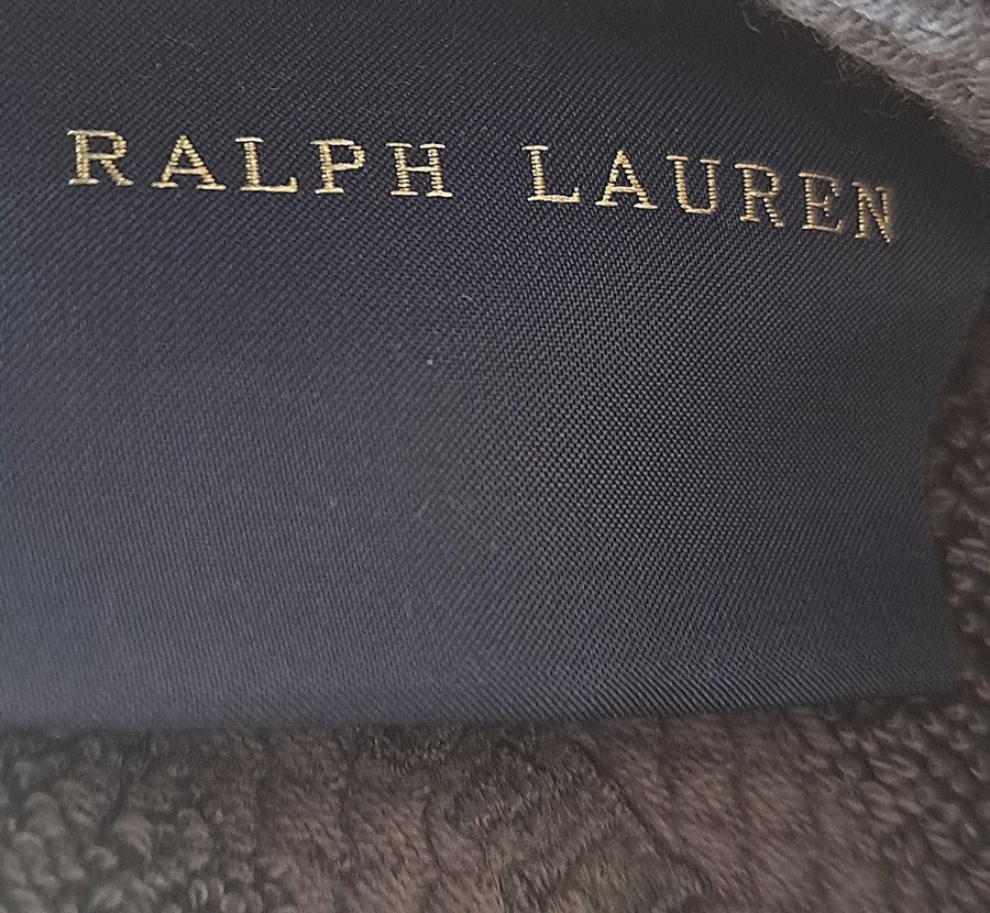 Två st nya kvalitativa (inplastade) gråa tvätthandskar/vantar från Ralph Lauren