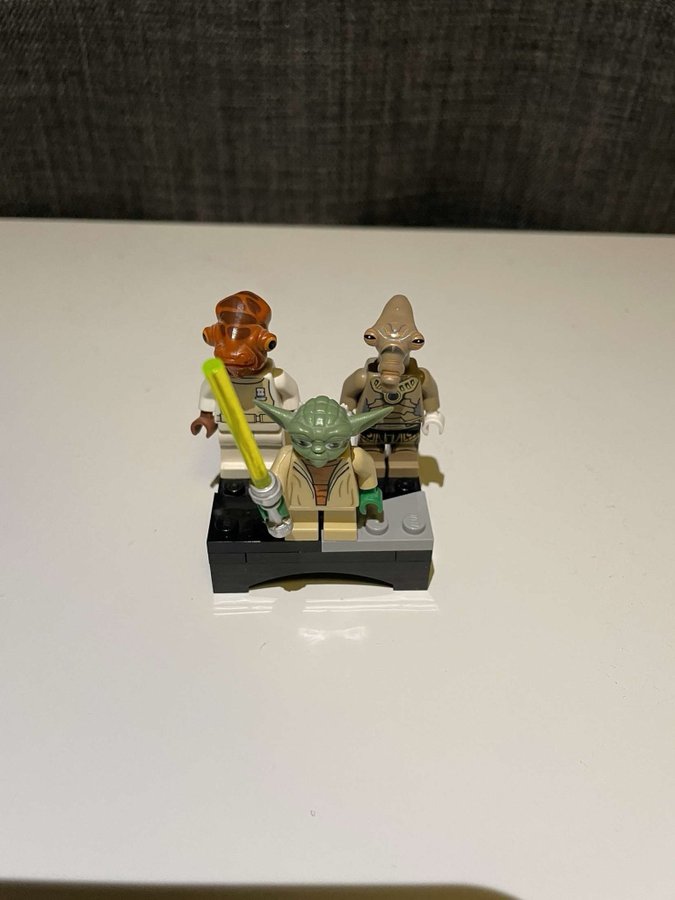 Lego Star Wars Minifigurer - Yoda Jar Jar Binks och Qui-Gon Jinn