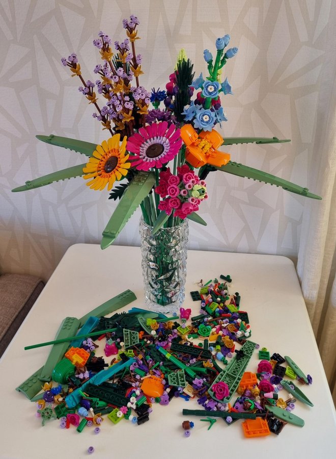 Stor vacker bukett med Lego Botanical Collection Flowers + extra bitar - se text